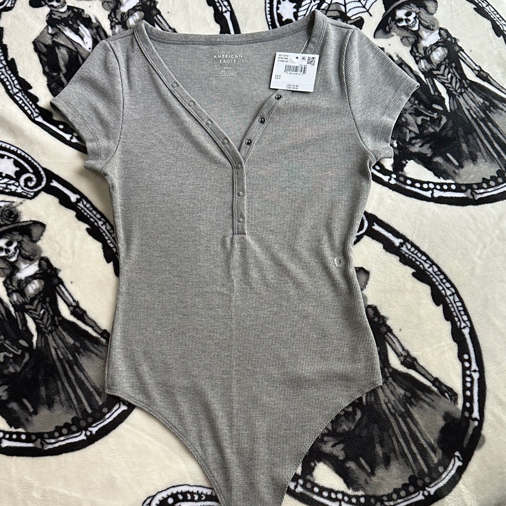 American Eagle Gray Snap Bodysuit NWT